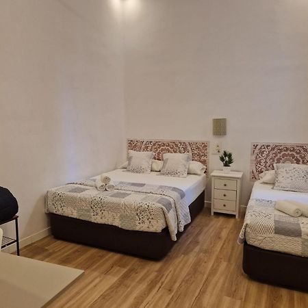 Hostal Andrea Sol Madrid Esterno foto