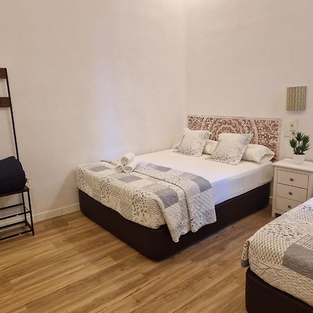 Hostal Andrea Sol Madrid Esterno foto