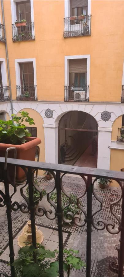 Hostal Andrea Sol Madrid Esterno foto