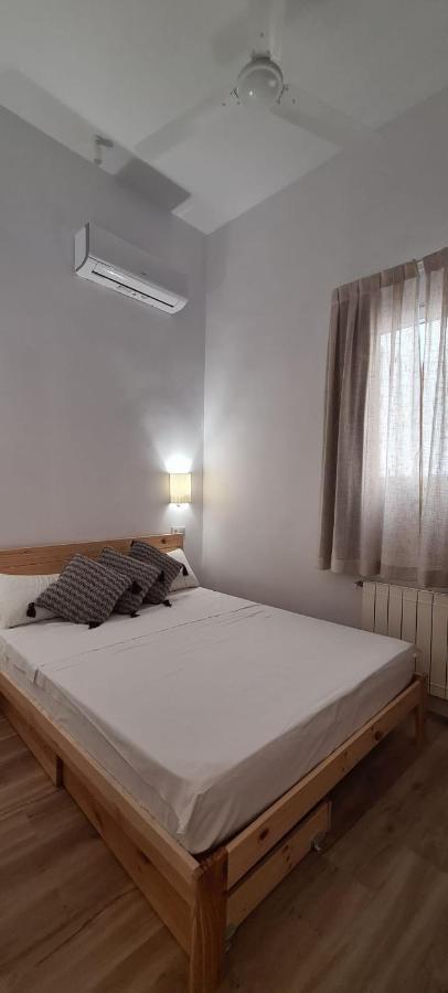 Hostal Andrea Sol Madrid Esterno foto