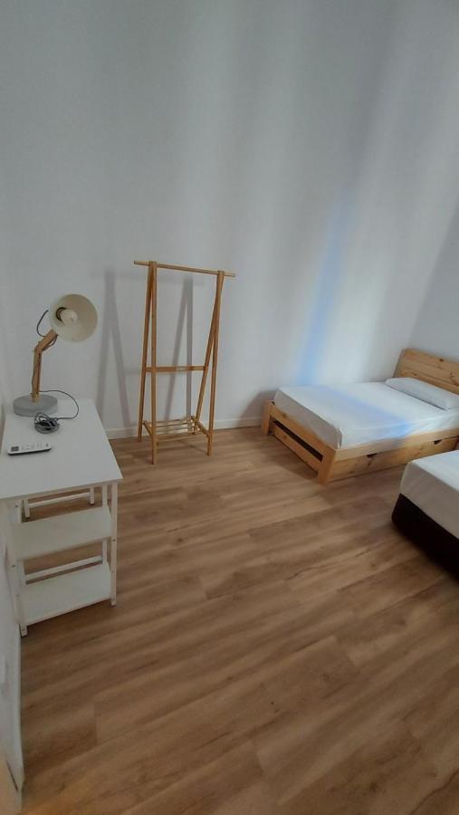 Hostal Andrea Sol Madrid Esterno foto