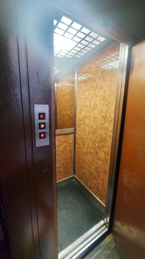 Hostal Andrea Sol Madrid Esterno foto
