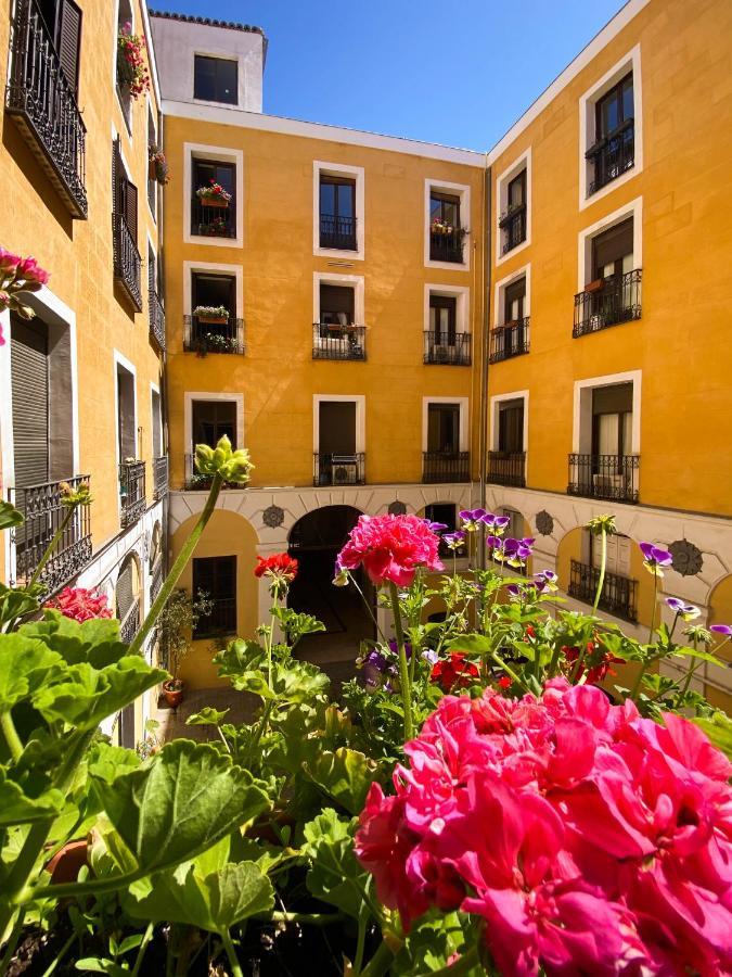 Hostal Andrea Sol Madrid Esterno foto