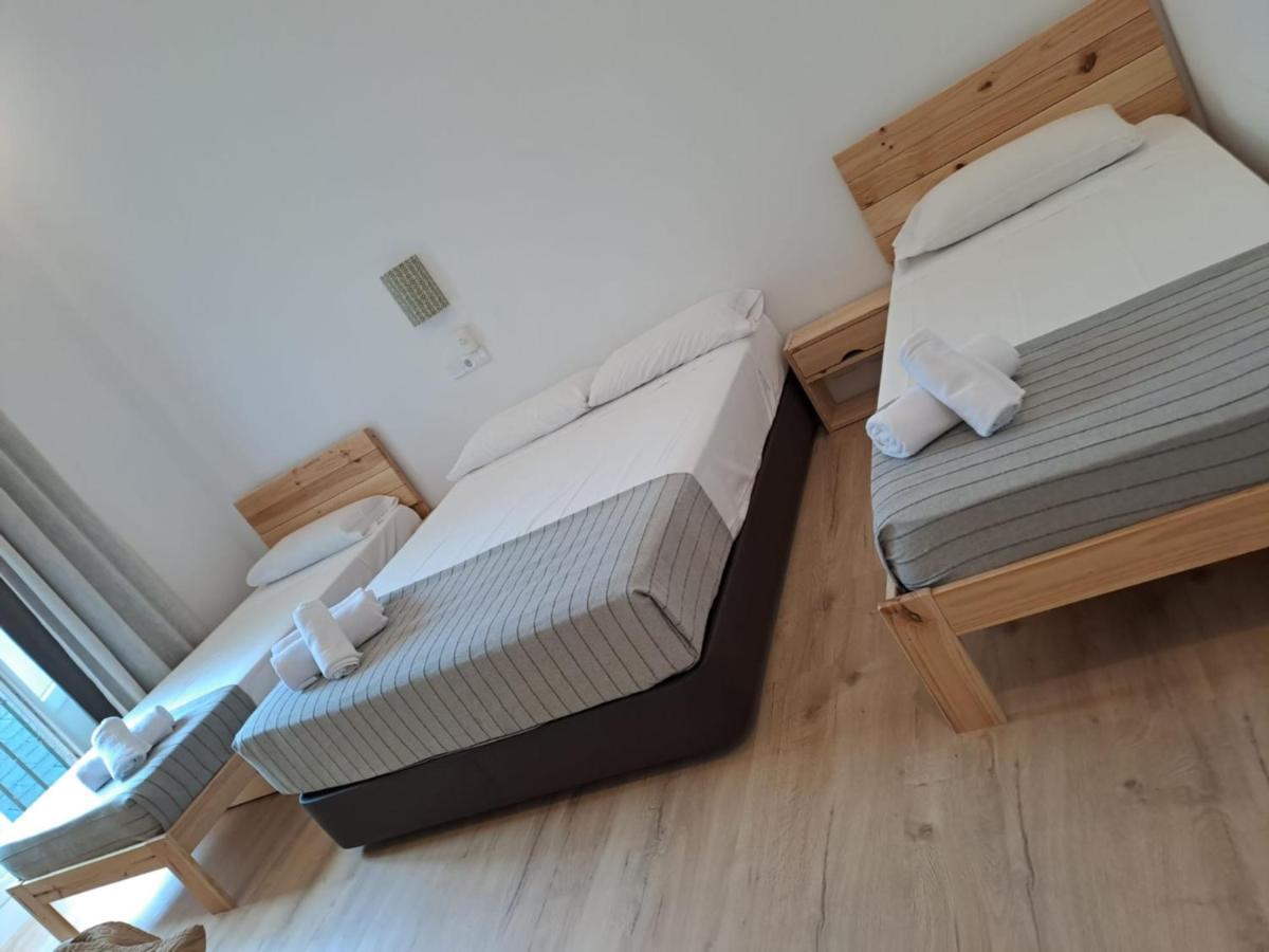 Hostal Andrea Sol Madrid Esterno foto