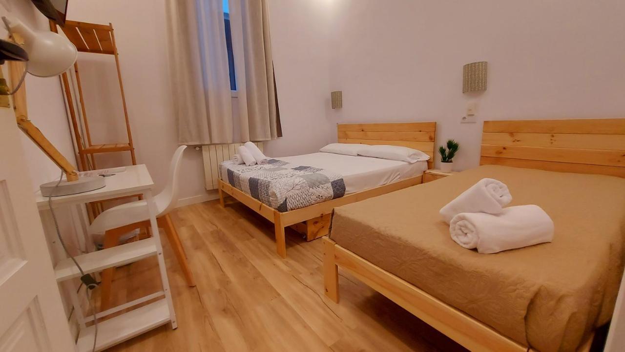 Hostal Andrea Sol Madrid Esterno foto