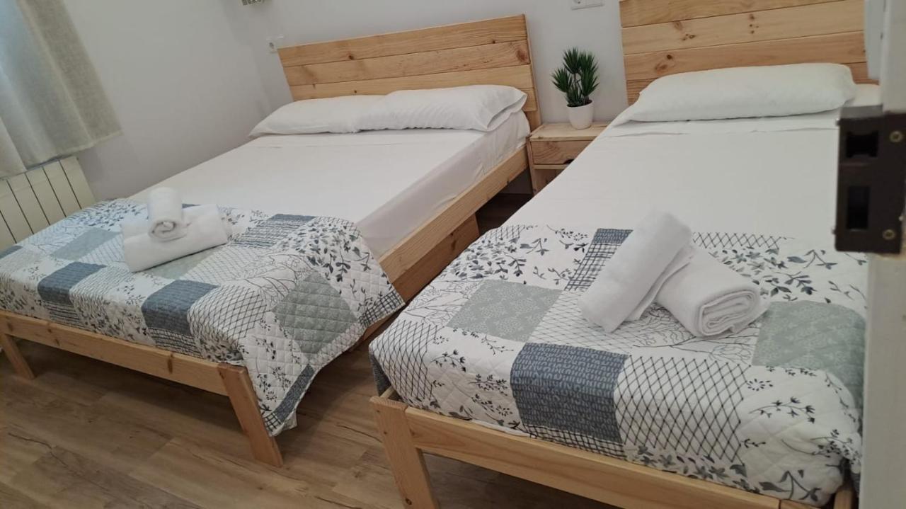 Hostal Andrea Sol Madrid Esterno foto