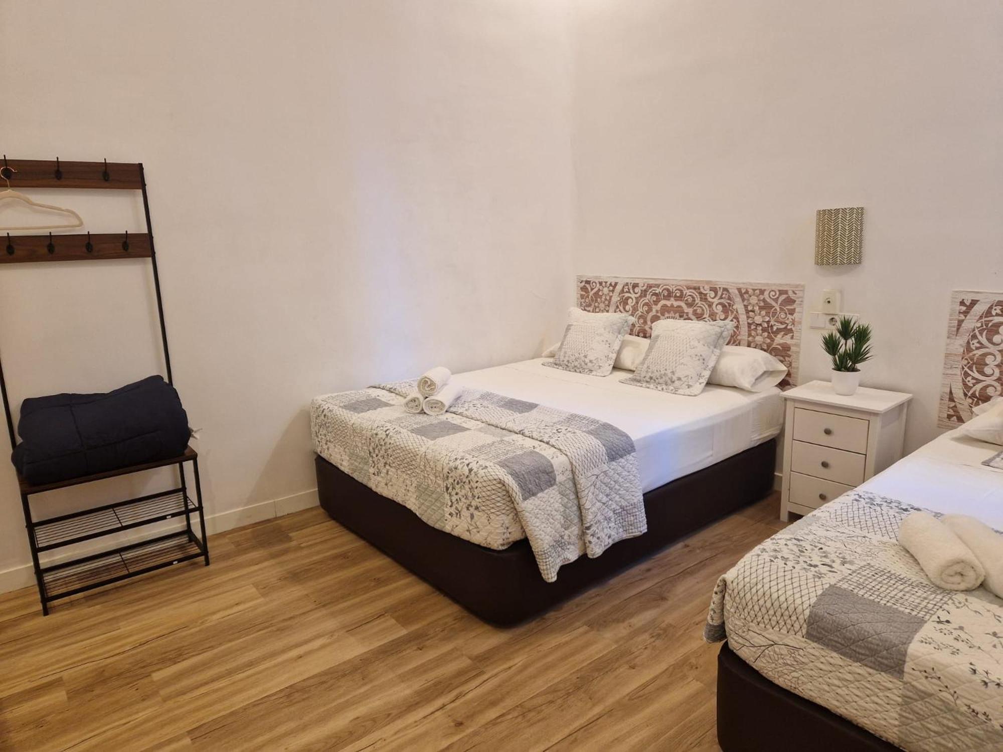 Hostal Andrea Sol Madrid Esterno foto